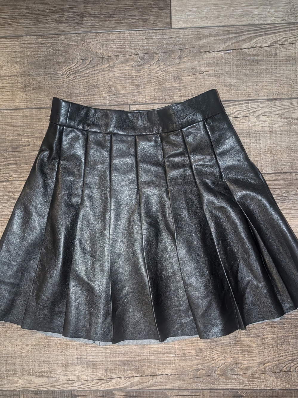 Sunday Best Aritzia Black Mini Pleated Faux Leather Vegan Skirt Size 0 XS